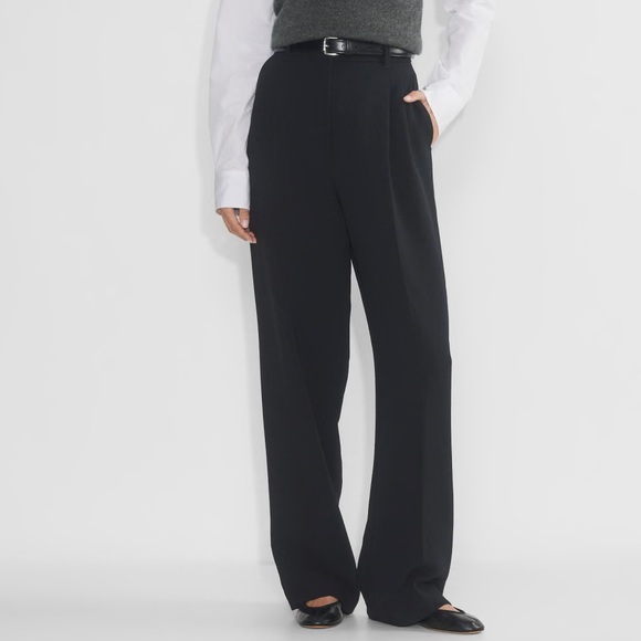 Aritzia The Effortless Pant - Picture 1 of 5